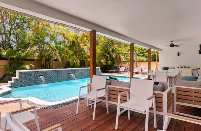 Miami Fun Oasis: Pool, Games & More! 4BR L67