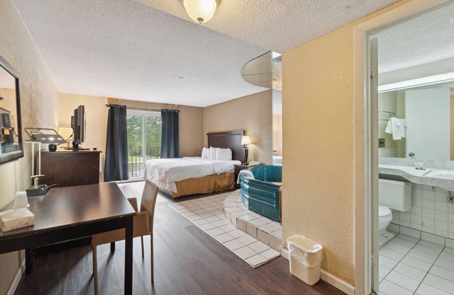 Miami Suites Hotel