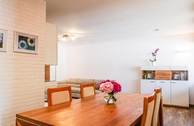Miaos private Room
