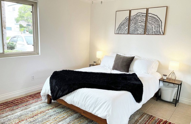 Mid-century condo in heart of Imperial Beach, minutes from the ocean