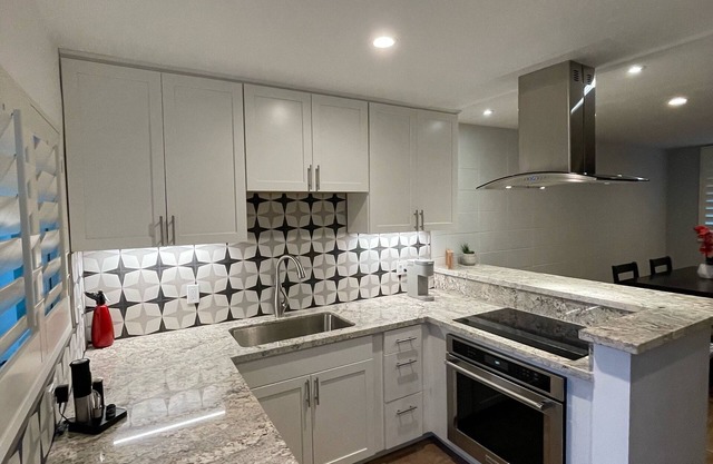 Mid century condo in Magnesia Falls Cove