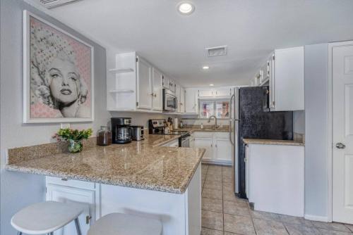 Mid-century Modern In The Heart Of Phoenix!