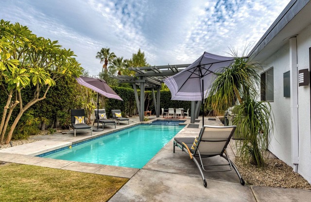 Mid-Century Oasis w/Private Pool & Mountain Views