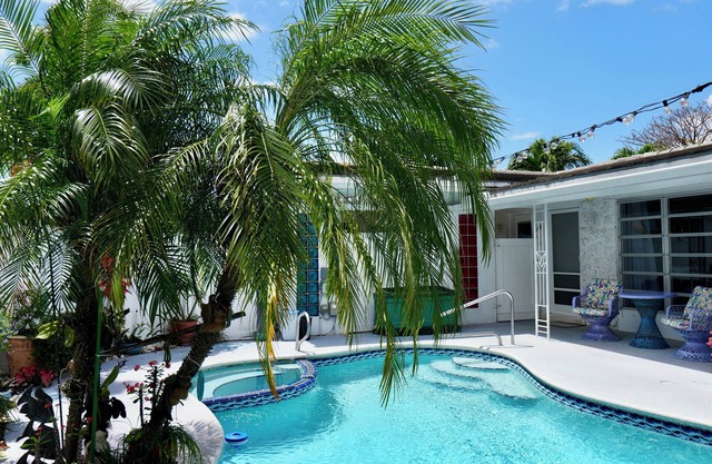 Mid-term duplex 2/2 in paradise AKA Fort Lauderdale FLn1 month minimum