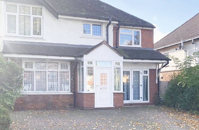 Midlands Contractor Team House