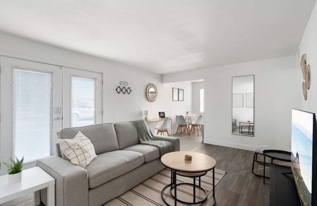 Midtown 1BR | Near State Fair, Parks & Phoenix Zoo