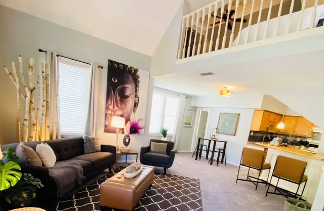Midtown Loft in a Historic four plex in Midtown Mobile