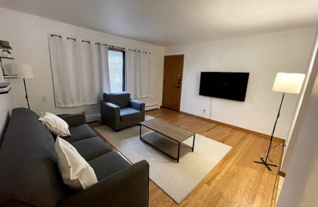 Midway Airport Cozy Home