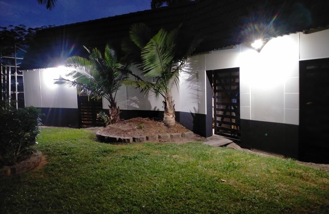 Midway Motel and Villas