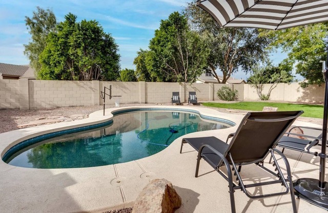 Midweek Reduced Feb-Mar | 6BR Gilbert Home w/Pool & Pool Table | Sleeps 14 | Near Bell Bank Park