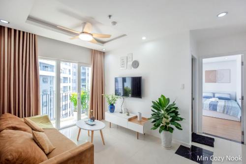 Min Cozy Nook Monarchy - 2BR luxury riverview