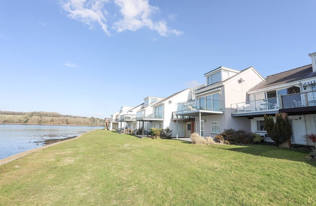 MIN Y DON, family friendly, country holiday cottage in Y Felinheli