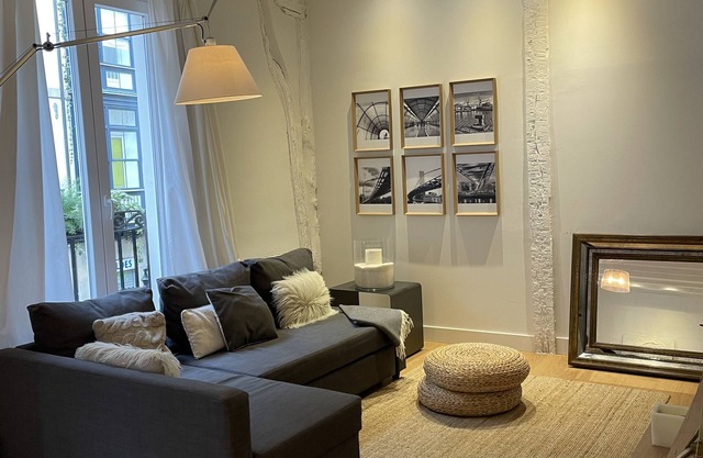 Minimalist apartment in the heart of Bilbao, metro and parking at 50m