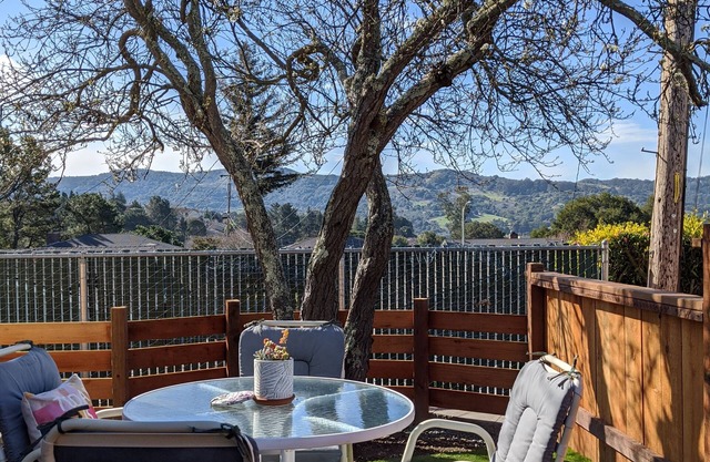 Minimalist design guest house with views of the valley