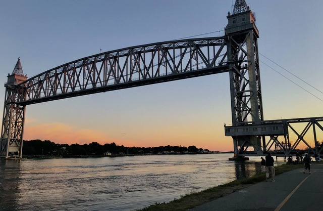 Minutes to beaches & canal Family friendly updated beach house