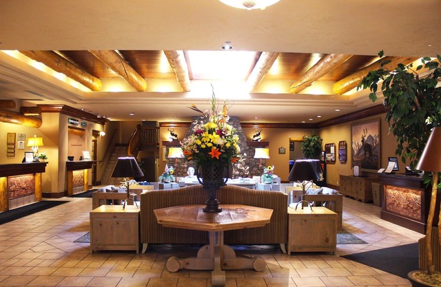 Minutes to Downtown with onsite Spa & Restaurant