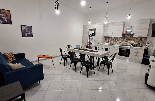 MIRACOLI HOUSE 40 Cozy 160 sq m house for families/groups of friends. Center