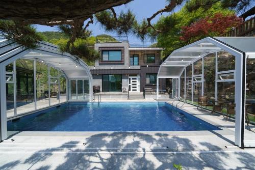 Miryang Pine Tree Pool Villa Pension