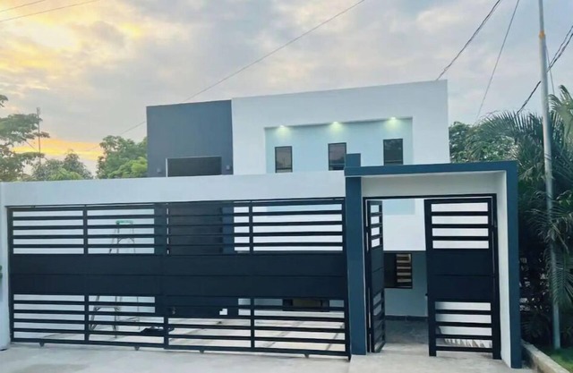 Mission House, sleeps up to 20