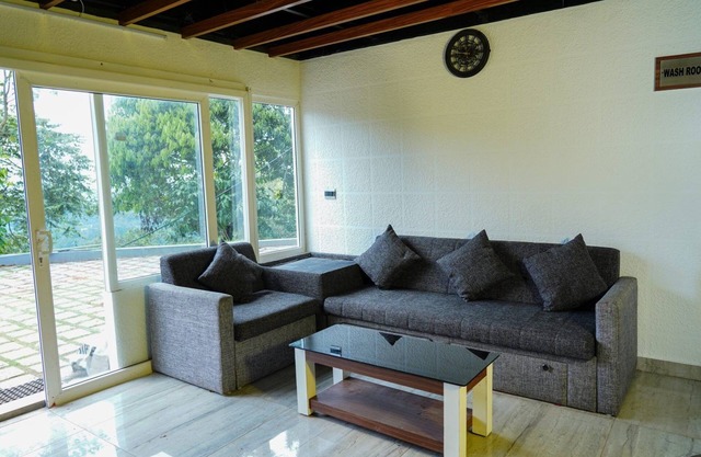 Misty Bush Munnar - Deluxe Double Roomn
