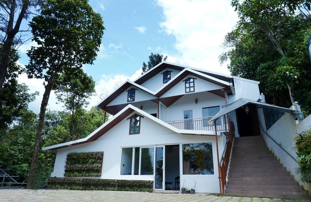 Misty Bush Munnar - Deluxe Double Roomn