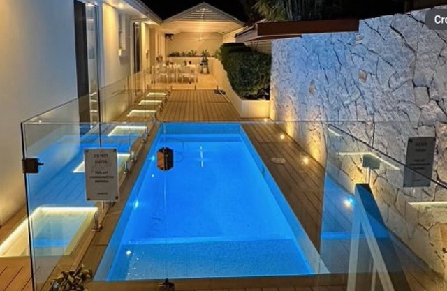 Moana Beach House, TOP NOTCH