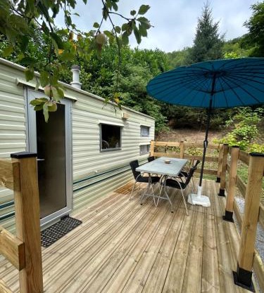 Mobil-home Vintage au bord de la rivière