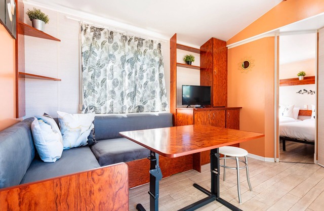 Mobile Home '241' with Mountain View, Wi-Fi and Air Conditioning