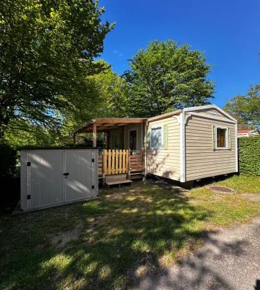 Mobilhome au bord du lac