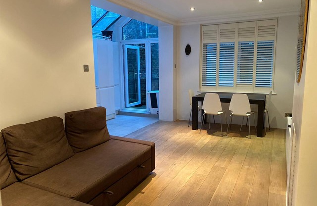 Modern 2 Bedroom Apartment