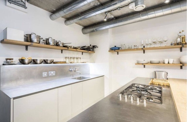 Modern 2 bedroom flat in central London