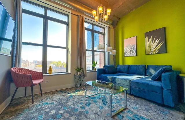 Modern 2b/2b family heaven with optional parking for up to 8 guests