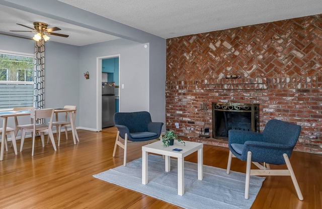 Modern 2BR Home with Private Backyard near LAX/LMU