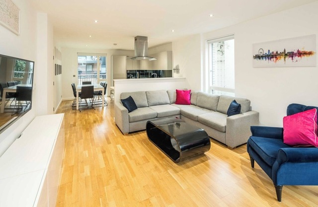 Modern 3-Bed Flat in Bermondsey Spa