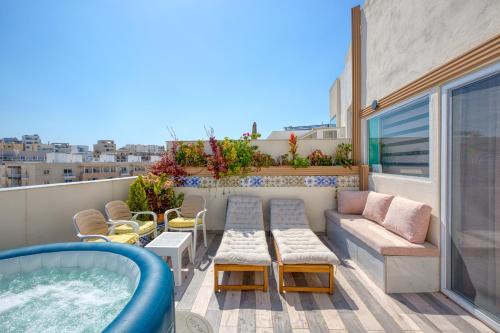 Modern 3 bedroom with Jacuzzi and terrace near university MCAR1-1