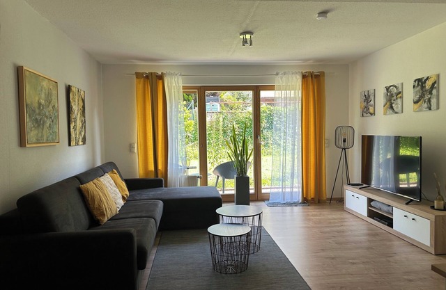 Modern 3-room apartment, up to 6 persons, garden, WLAN, conveniently located A3
