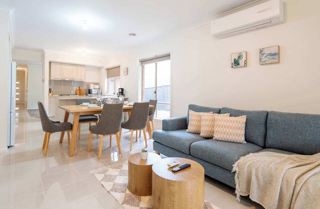 Modern 3B2B1C Home in Doreen