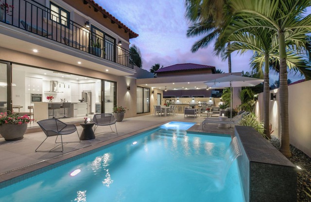 Modern 3BR home with PRIVATE POOL at Gold Coast Villas