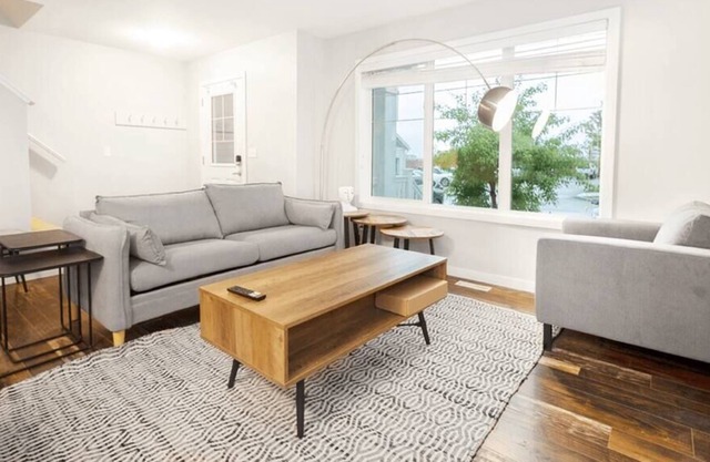 Modern 3BR Townhouse with Parking & Laundry