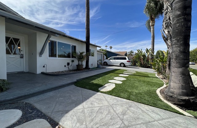 Modern 4 King Beds/Beauty Large yard/Golf/WFH/Long Stay/WIFI/FWY/25mins to Beach