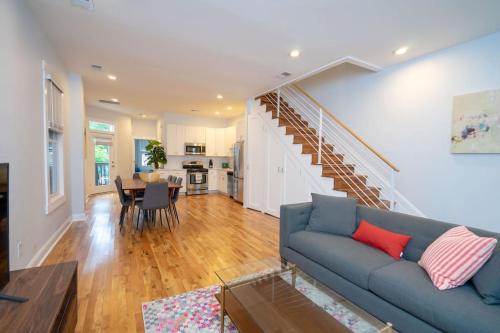 Modern 4BR Columbia Heights Gem Walk 2 Metro & Shops