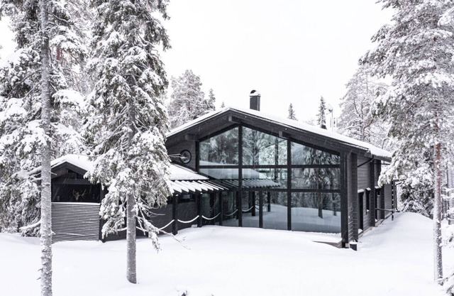 Modern 5BR Villa with Sauna, Jacuzzi & Scenic Views in Rukatunturi