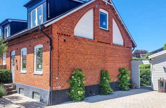 Modern and comfortable semi-detached house in the town of Ystad!