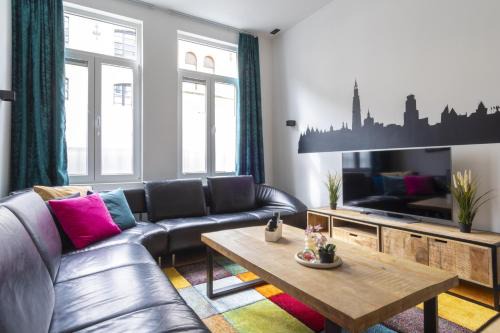 Modern Antwerp Getaway App - Heart d Anvers
