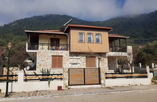 Modern apartment right on the beach