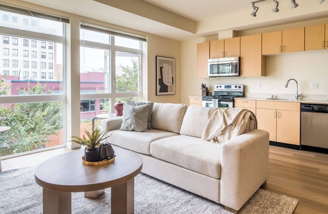 Modern Apartment in Prime Location (ID1208X070)