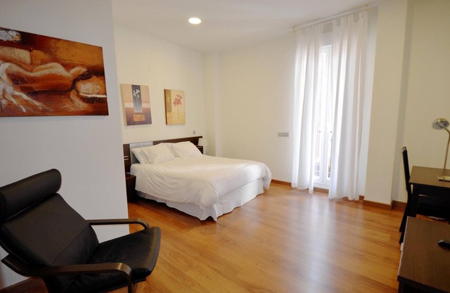 Modern apartment in Sol-Gran Vía with balcony