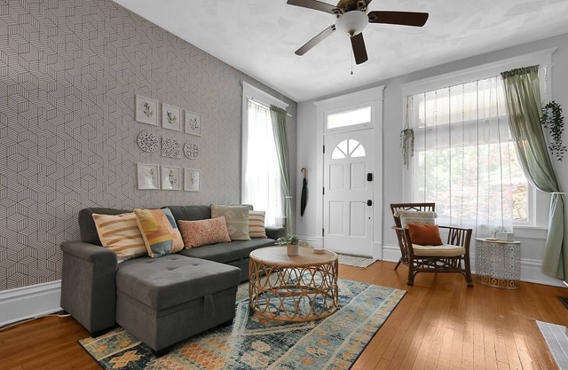 Modern Boho🪴Style 1BR Near DT on Historic Street