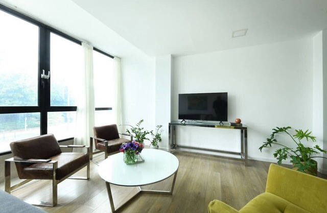 Modern & Bright 3BR Apt with View by Sea N' Rent