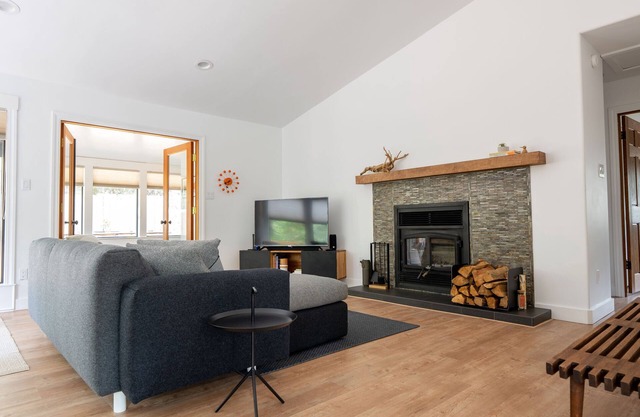 Modern Cabin Near Trails - Fenced-in Yard, Kid, Dog & Remote-Work Friendly!